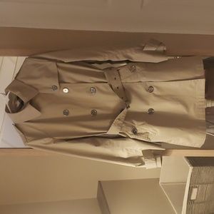 Authentic like new women's Burberry Brit trench coat in beige - size US 12